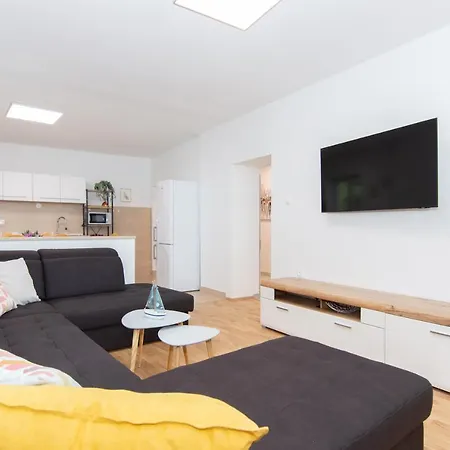 Walls Of And * بيران