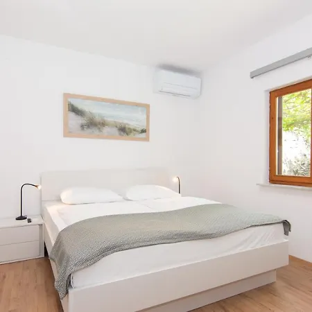 Walls Of And بيران