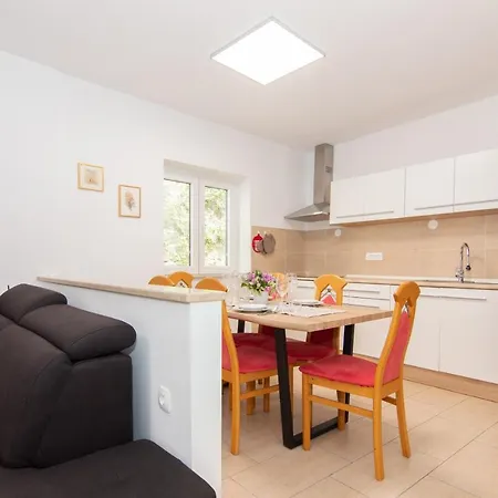 דירה Walls Of And