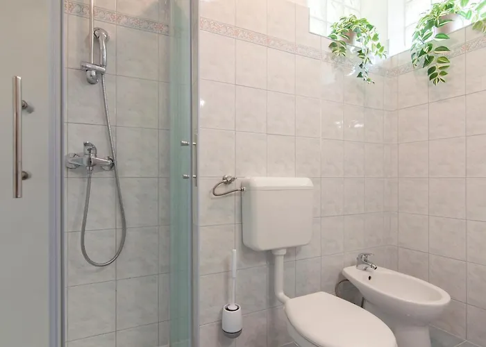 アパート Walls Of And *