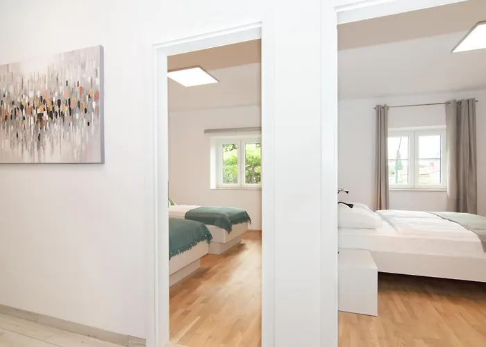 Walls Of And アパート ピラン